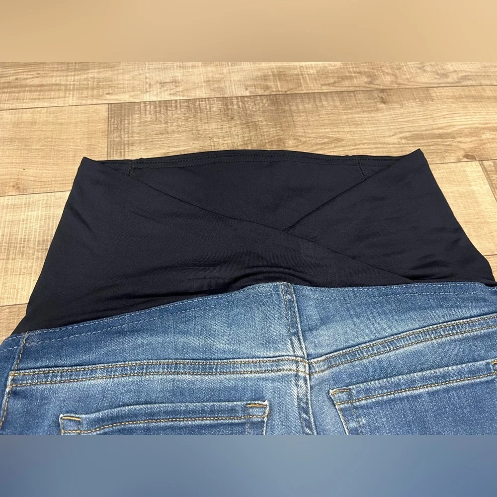 Isabel Maternity Over Belly Medium Wash Distressed Midi Jean Shorts Size 6